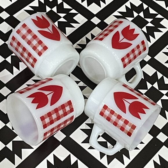 Vintage Termocrisa Red Tulip Milk Glass D handle Stackable Mug Set of 4 - Picture 6 of 7
